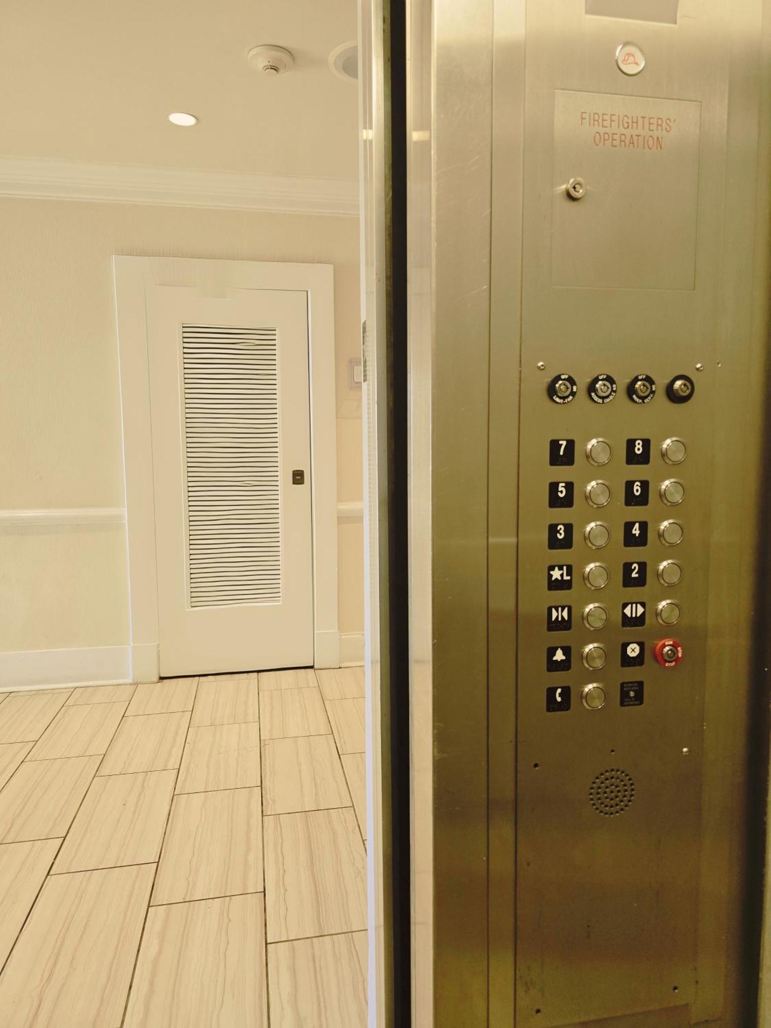 Express By Marriott 1-10 Hotel